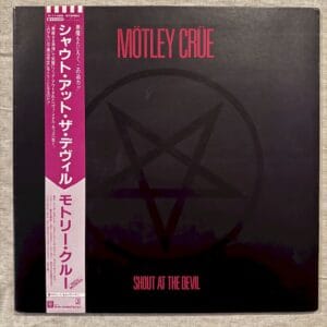 Mötley Crüe – Shout At The Devil